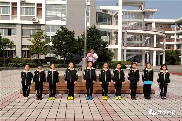 风雨彩虹铿锵玫瑰亚洲杯中国女足,风雨彩虹铿锵玫瑰中国女足队歌