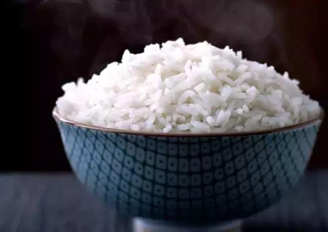 马拉松前面跑得太快能缓过来吗,马拉松中途停下后再跑很吃力