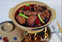 流浪狗收容所狗肉馆,狗肉馆旁边是流浪狗收容所