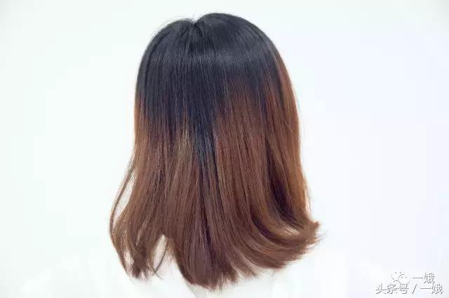 如何评价李宇春的先锋感时尚造型,李宇春怎么打扮都像中性人