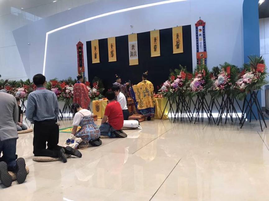 bilibili搬家竟然请道士做法？我们知道作祟的邪灵是谁！