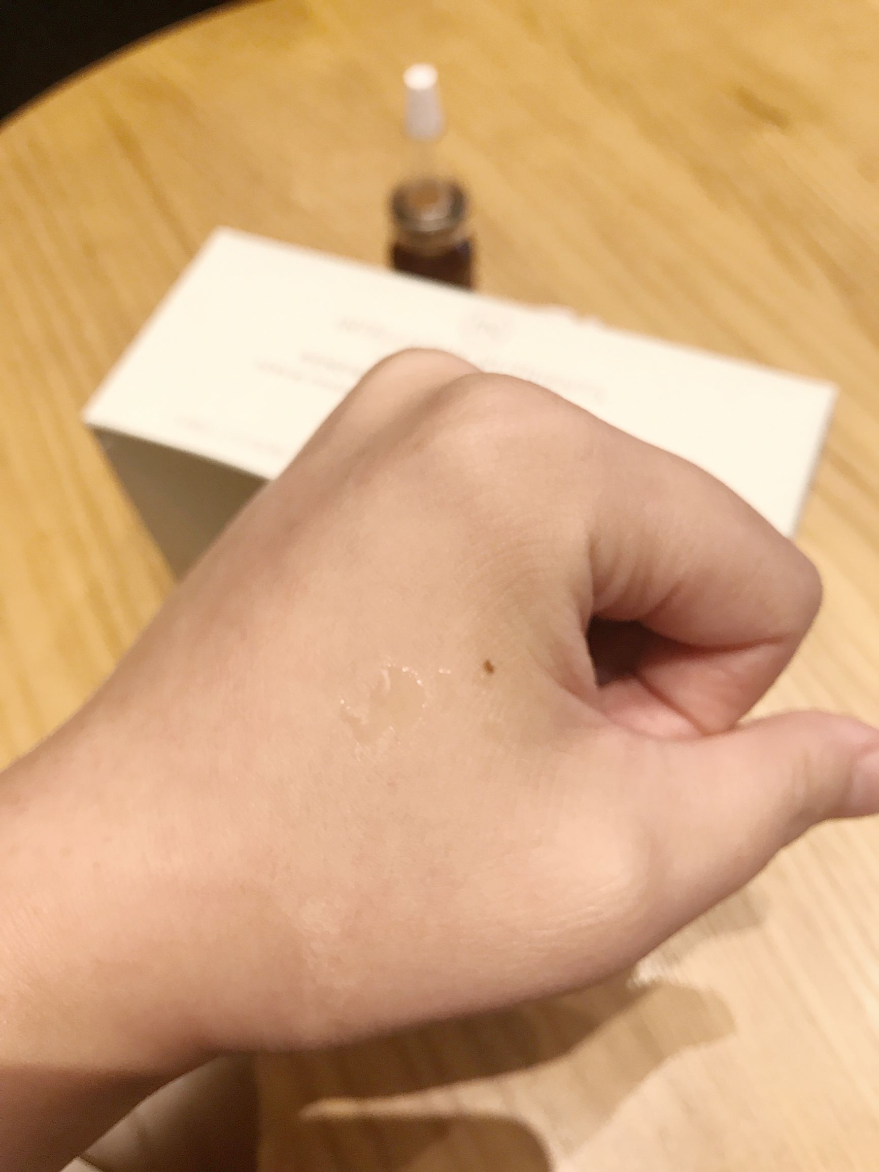 油性痘痘肌用什么精华,痘痘肌怎么选精华水