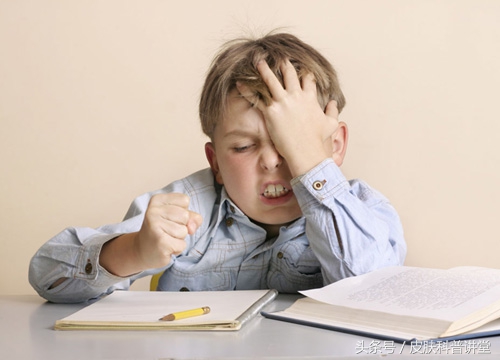 西医认为脂溢性皮炎的原因有什么,脂溢性皮炎发病年龄及发病率