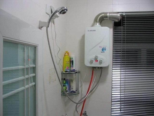 燃气热水器10升和12升选哪个,强排热水器10升12升区别