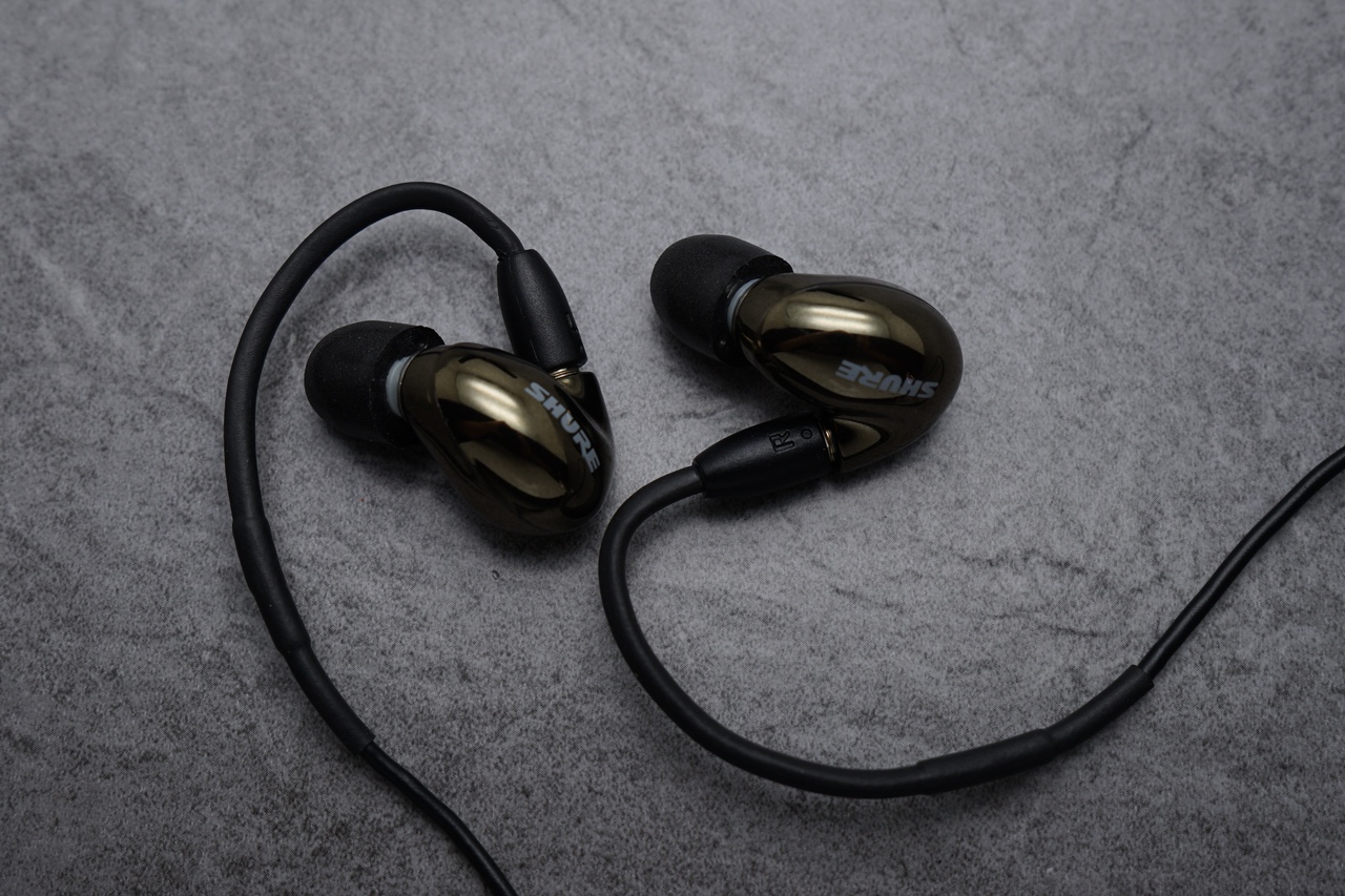 改变iPhoneX音质软肋！美国舒尔SE846彩色版+RMCE-LTG升级线实测