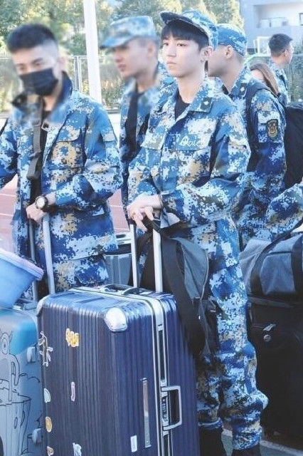 王俊凯军训后的照片,王俊凯军训时期的照片