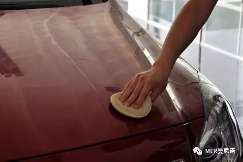 汽车打蜡是固体蜡好还是液体蜡好,汽车打蜡好还是改色好
