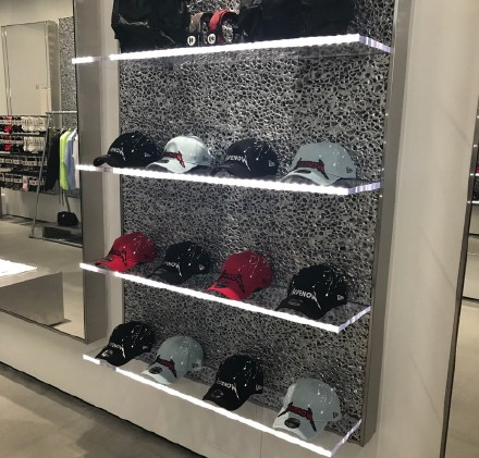 不甘做支线争上位？Aape洛杉矶新店要从Supreme碗里抢钱？