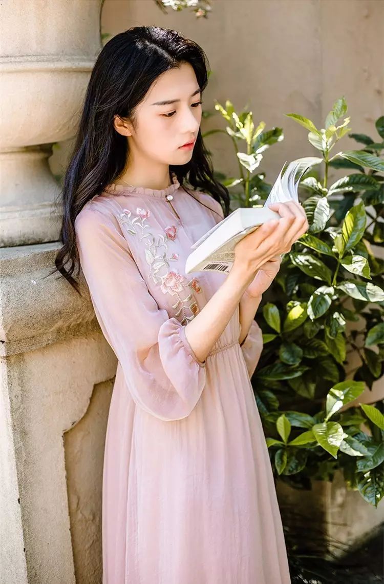 什么小众淘宝店好看女装,有哪些好看的淘宝女装店铺