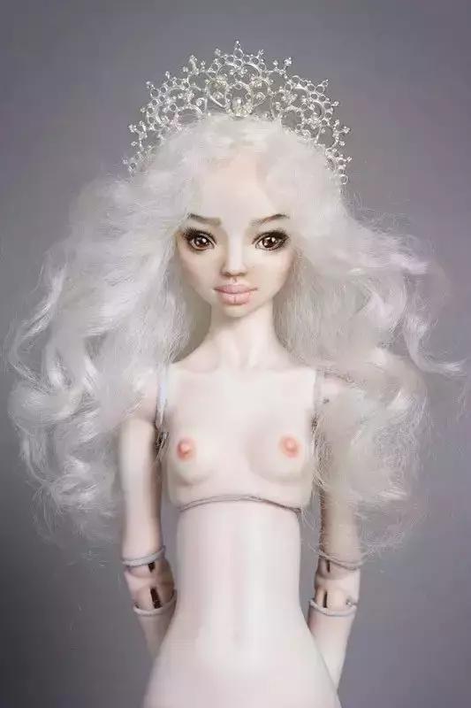 李晨花200万为冰冰买的娃娃,是他写了4个月邮件求来的私人定制