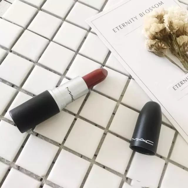 玛丽黛佳口红404嫉妒色断货了吗,买大牌口红遇到断货怎么办