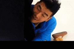 姑娘，你这样让我们没法做生意了啊，小本买卖