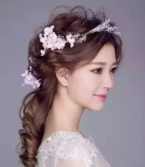 法式新娘的编发教程,新娘鱼骨辫抽丝编发教程