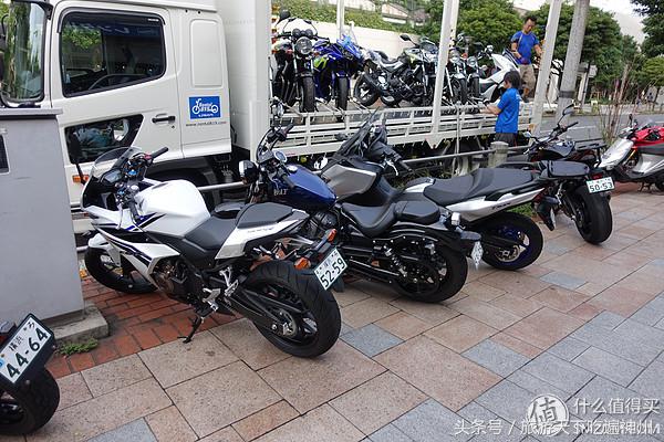 夫妻逛街买买买,夫妻日常买买买