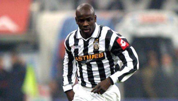 内马尔巴萨时期被哪些球队报价,内马尔巴萨转会费问题