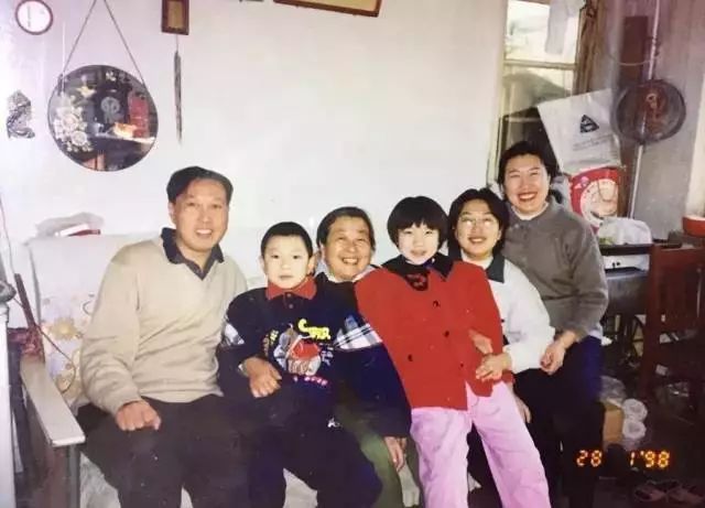 我和我的家人一起去环游北京,37岁的妈妈带着女儿环游北京