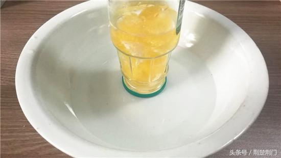 玻璃瓶罐子打不开要怎么打开,玻璃瓶塑料盖打不开有办法解决吗