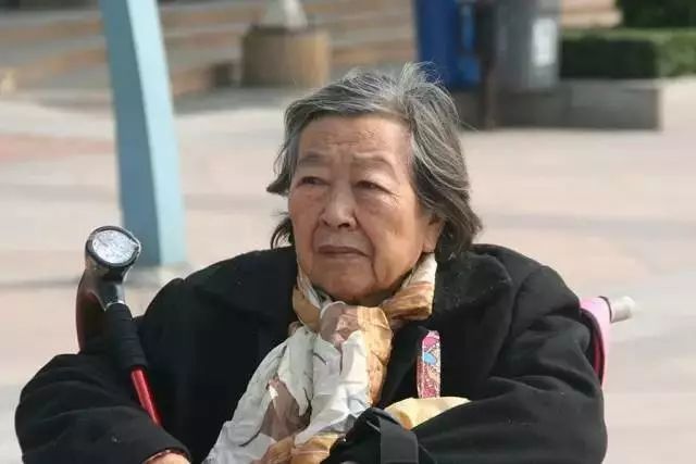 我和我的家人一起去环游北京,37岁的妈妈带着女儿环游北京