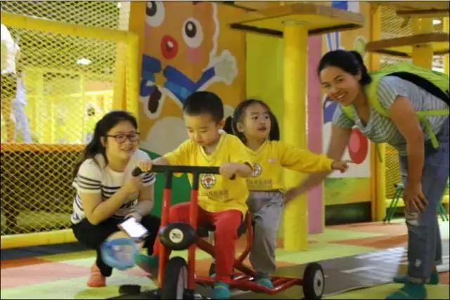 跑跑卡丁车竞速酷玩节,饼干酷跑最新版本