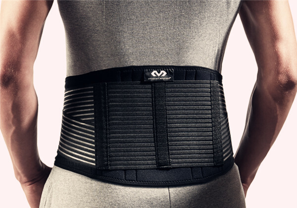 怎么使用健身护腕,健身训练需要什么护具和护膝好呢