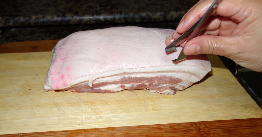 吃货手工制作大全视频,正宗广式脆皮烧肉的制作全过程