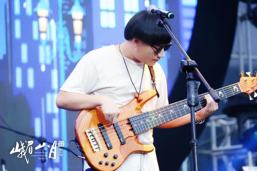 峨眉山音乐节,峨眉山月民谣音乐节直播