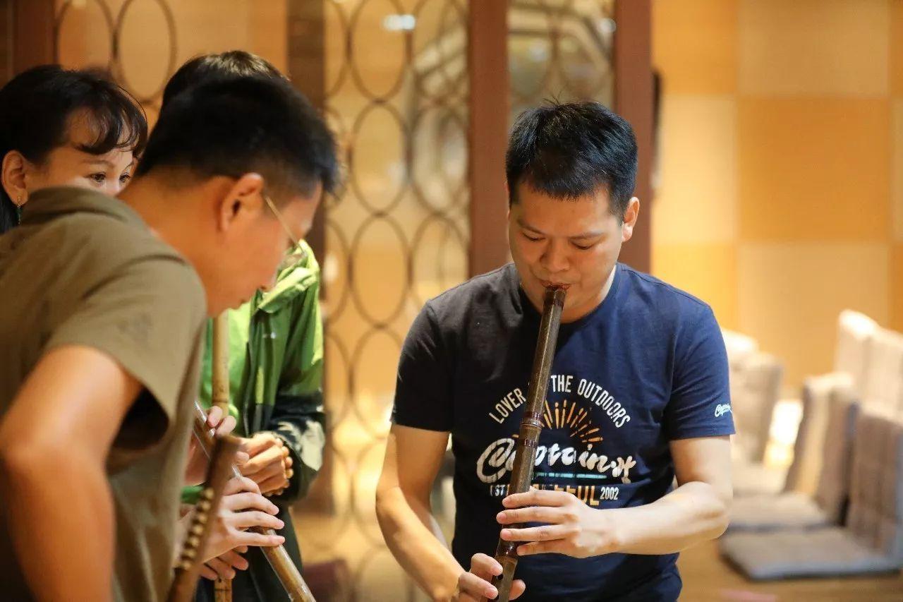 箫园秋分箫友雅集聚于杭州“雪庐”交流箫艺术