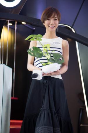 玲珑闪光丹式精彩ECCO2017秋冬SHAPE型塑巡展重庆站