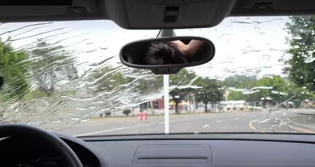 老司机开车喜欢带块肥皂在车上，知道真相的菜鸟也默默地带了一块