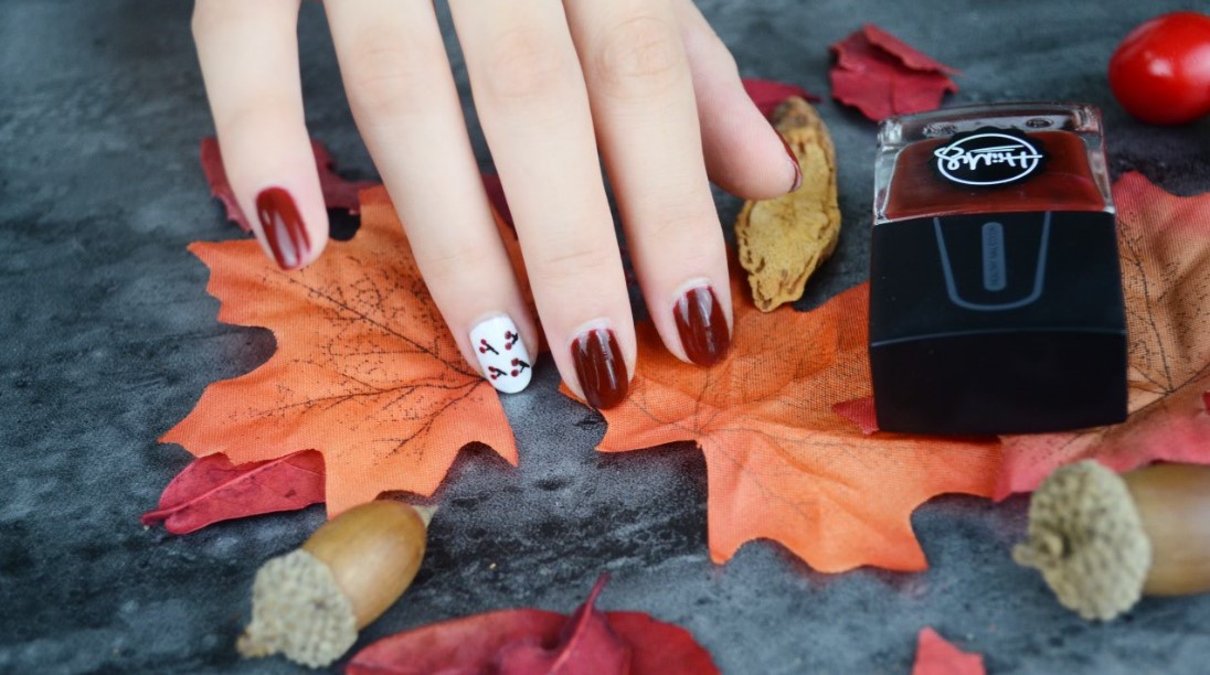 指甲油可以让指甲变得好看吗,指甲不好看涂什么颜色指甲油