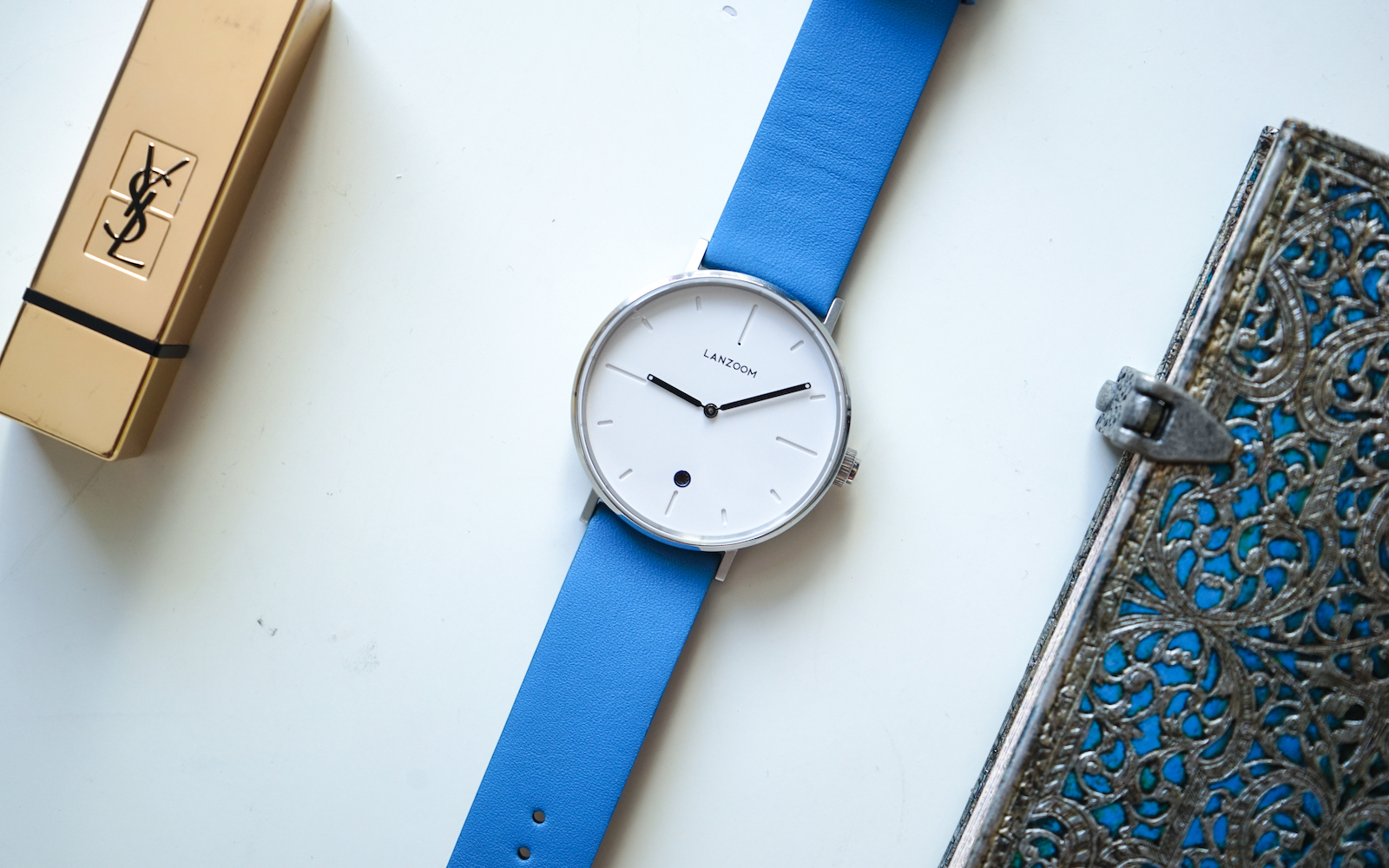 苹果手表更好还是太空人手表更好,苹果智能表值得买吗