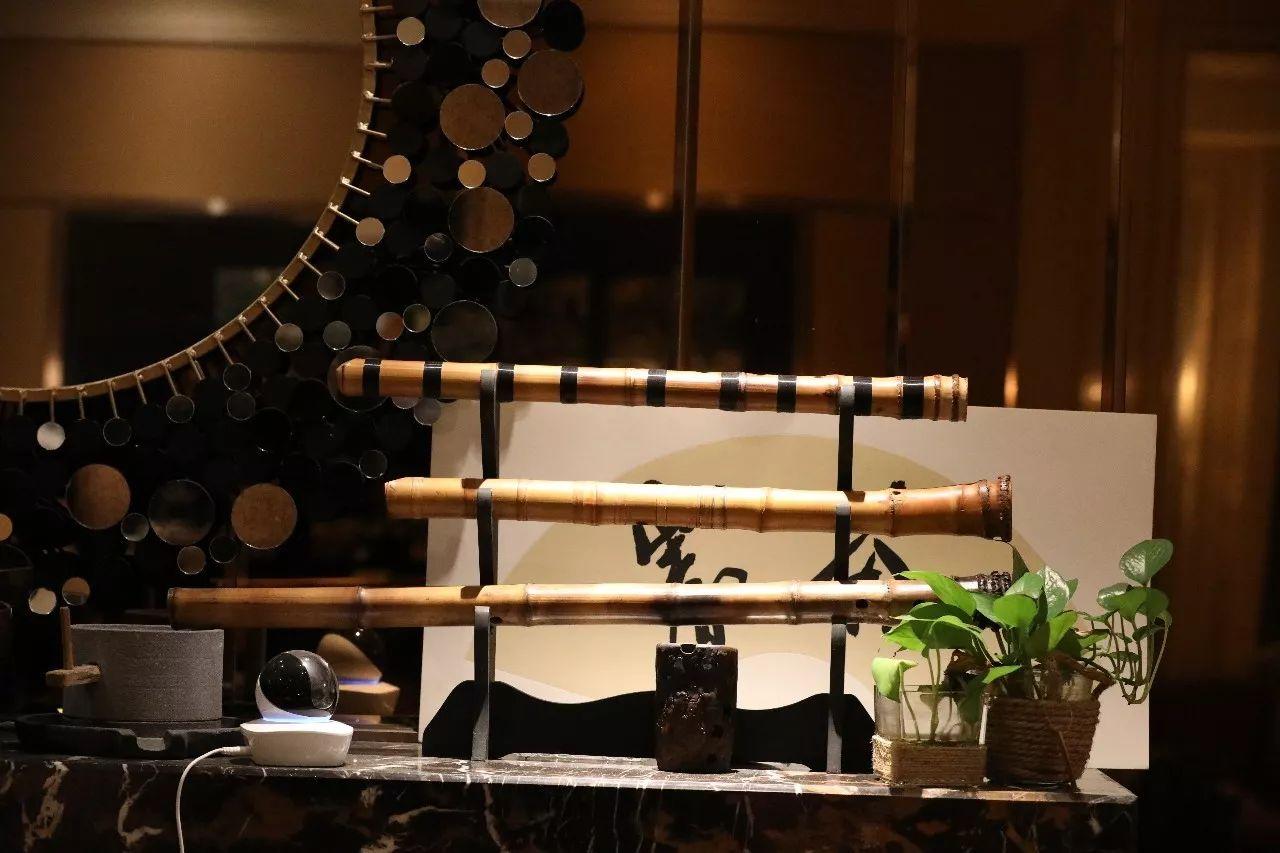 金风送爽同邀月下联,金风送爽迎中秋