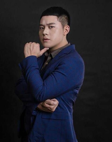 刘轩豪投资ai,刘轩豪早期拍摄的创业视频