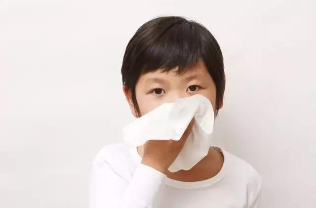 怎么判断宝宝咳嗽是肺热引起,宝宝肺热引起咳嗽怎么办