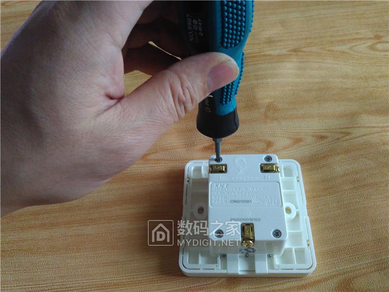 中科电工和公牛插座哪个好,中科电工开关插座质量怎么样