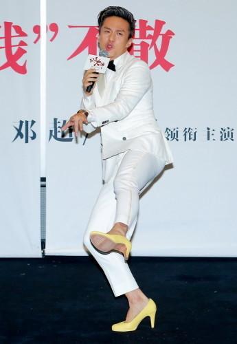 男明星穿上高跟鞋，邓超辣眼睛，鹿晗融为一体，张杰迷之可爱