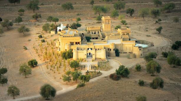 吊在悬崖上的酒店你敢住吗,挂在悬崖峭壁上的酒店