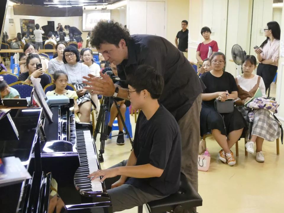 海伦维也纳演奏,海伦钢琴维也纳