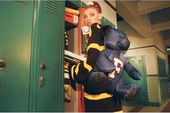 rihanna鍜宲uma鐨勮仈鍚嶆鏈嶈,pumabyrihanna绮夎壊