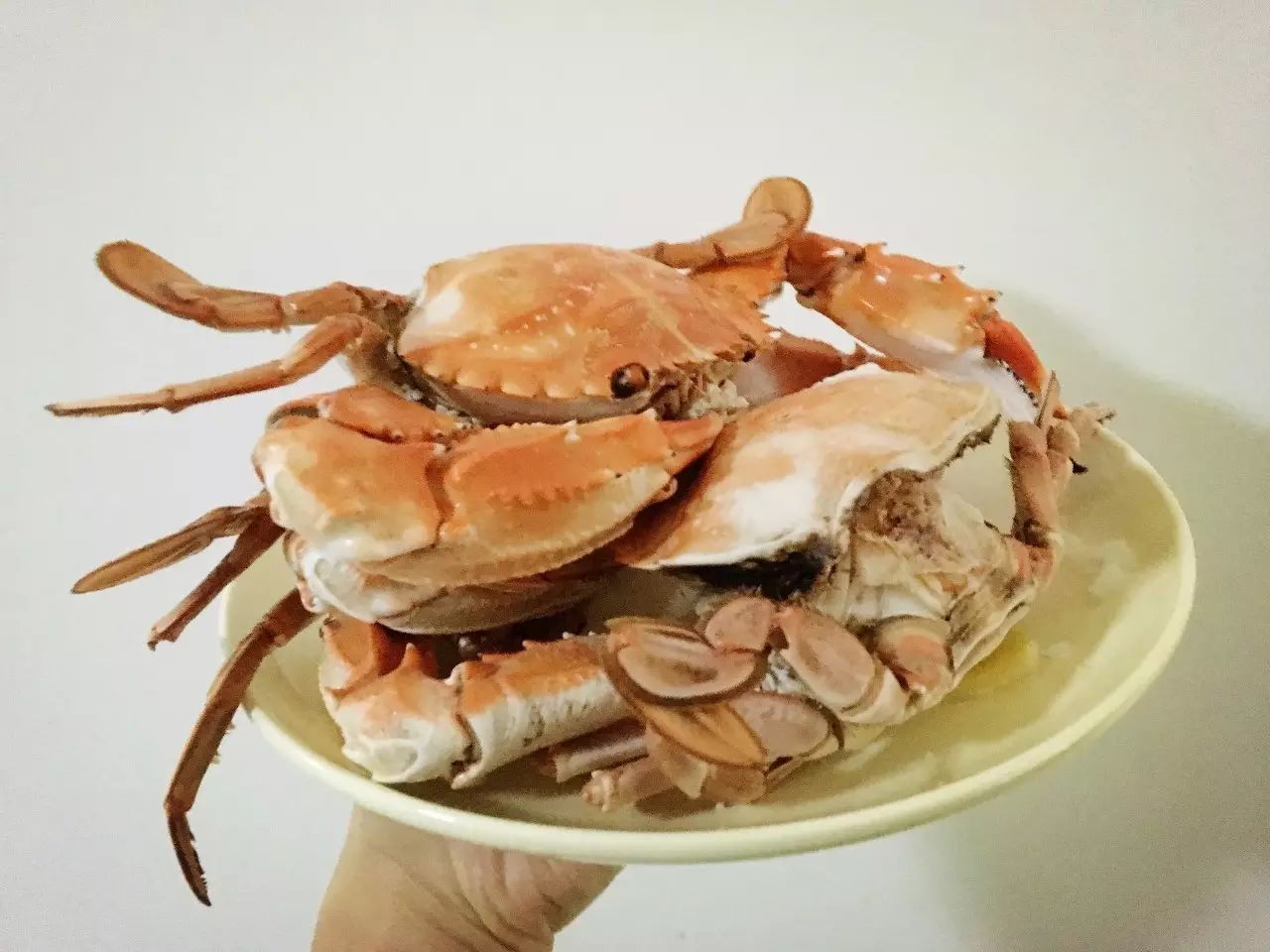 中秋送礼不用月饼送什么,中秋节送礼月饼配啥好