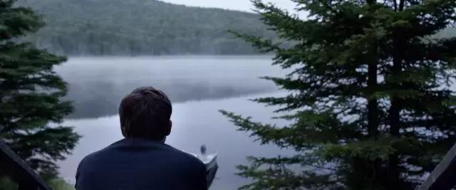 丧丧的却很治愈的片子,一部很丧的片子