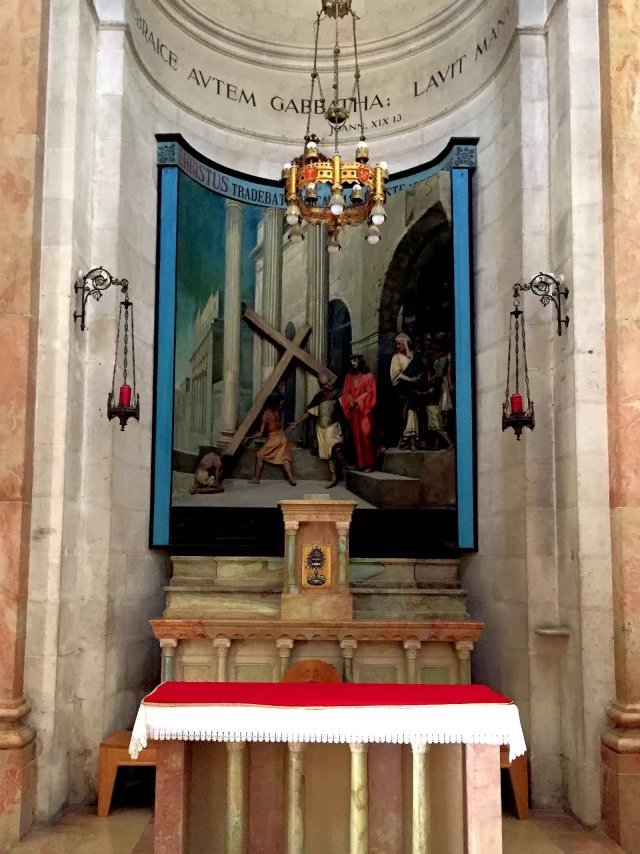 耶稣被钉死在十字架后来在哪里,耶稣被钉在十字架上之后的故事