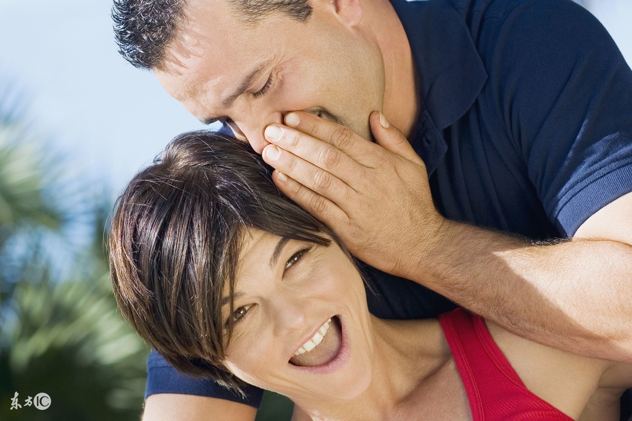 坐车避免宝宝哭闹,宝宝坐车就特别烦躁怎么回事