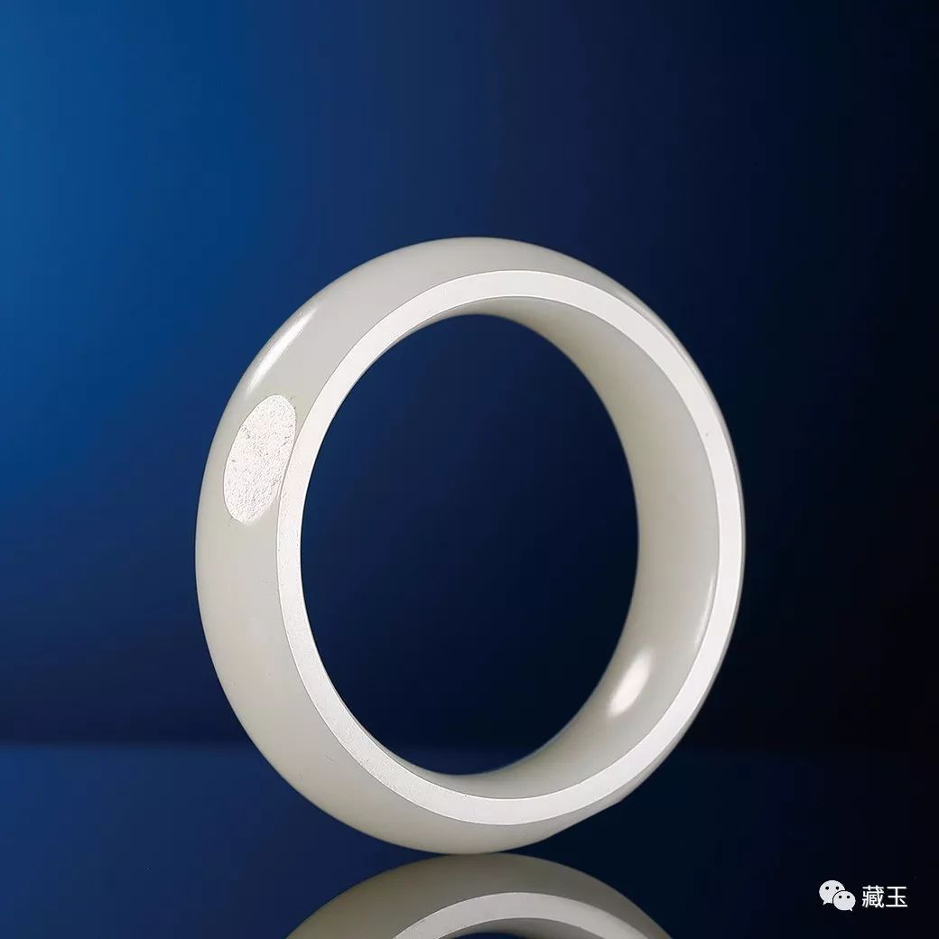 900000块买的玉手镯估价,9000左右的玉手镯