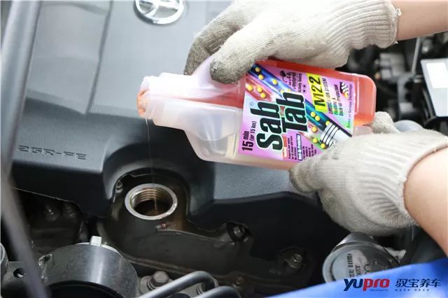 不愧是“奶爸神车”，它的换油保养方式出乎意料！