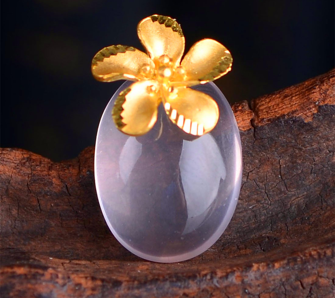 晶莹剔透的水晶-其莹如水，其坚如玉