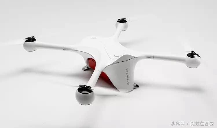 神马？用无人机和奔驰送咖啡，看在迪拜有“飞的”的份上我信了