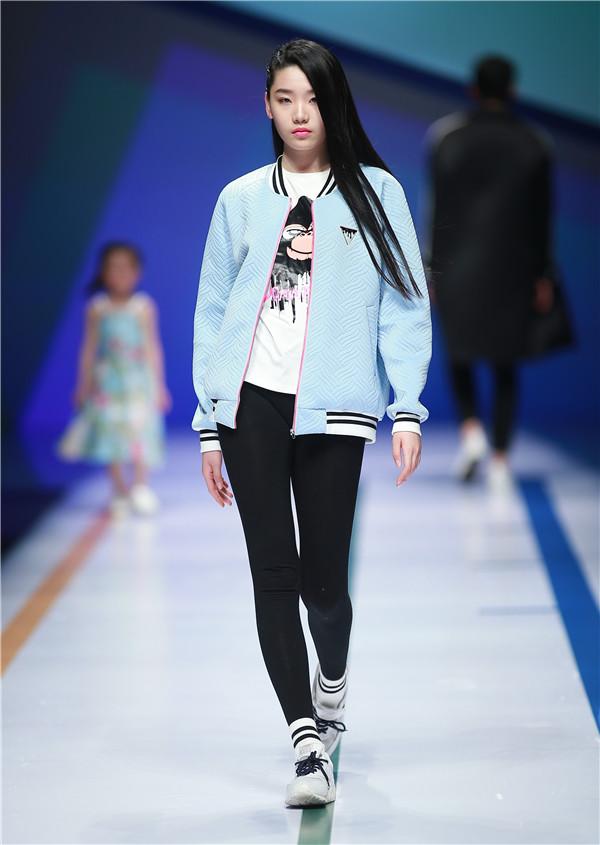 亲子装高颜值女神刘嘉带你感受奥运精神