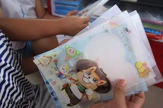 给孩子包书皮的最好方法,小学生包书的书皮有什么危害