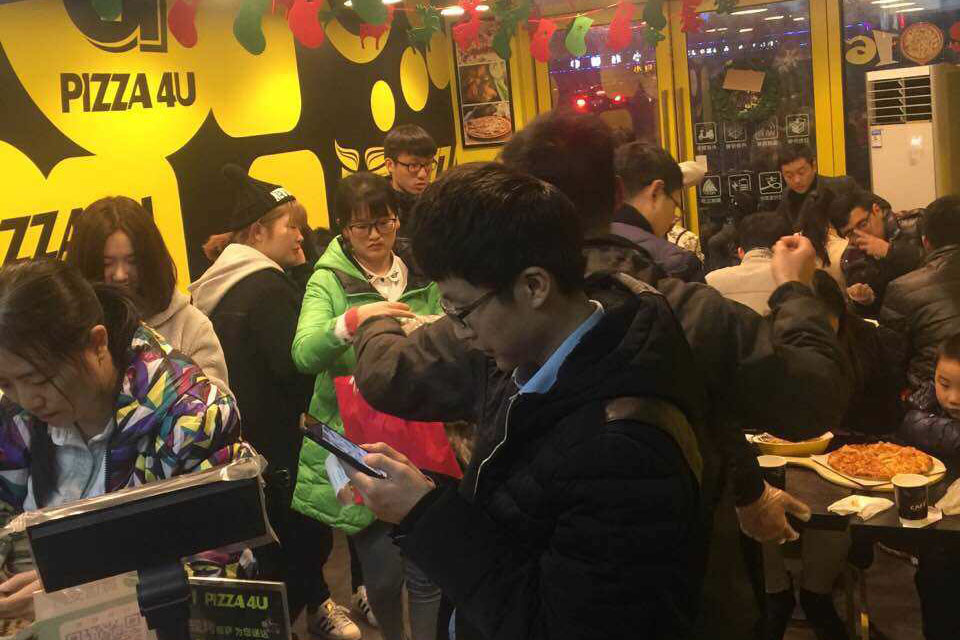 每个饥寒交迫的晚上,一块披萨就能让我荡漾